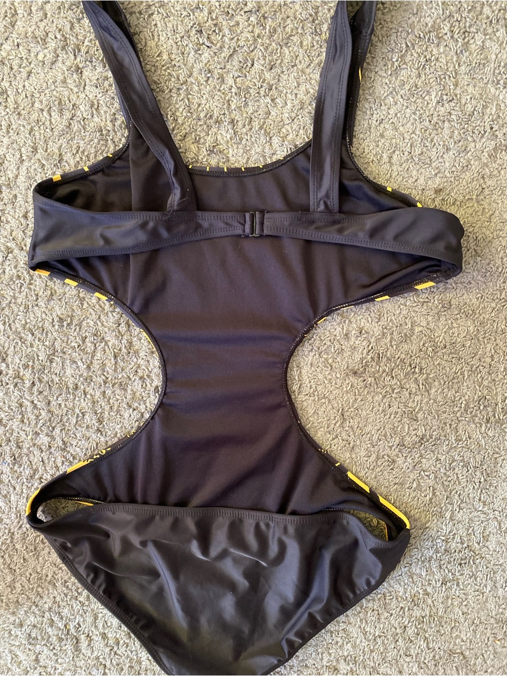 Exclusive Bob Marley Women’s size Large& Yellow Rasta Graphic One-Piece Swimsuit - Picture 5 of 8